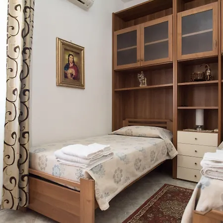 In Cristina Πανσιόν 4*